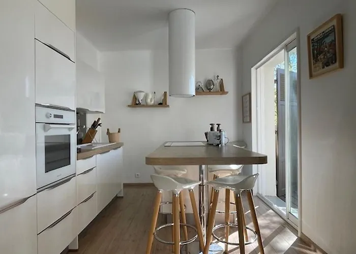 Moderne Centre-ville - Pers. - Fr-1-308-213 Le Lavandou